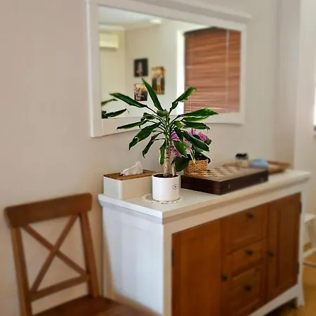 Away From Apartamento *